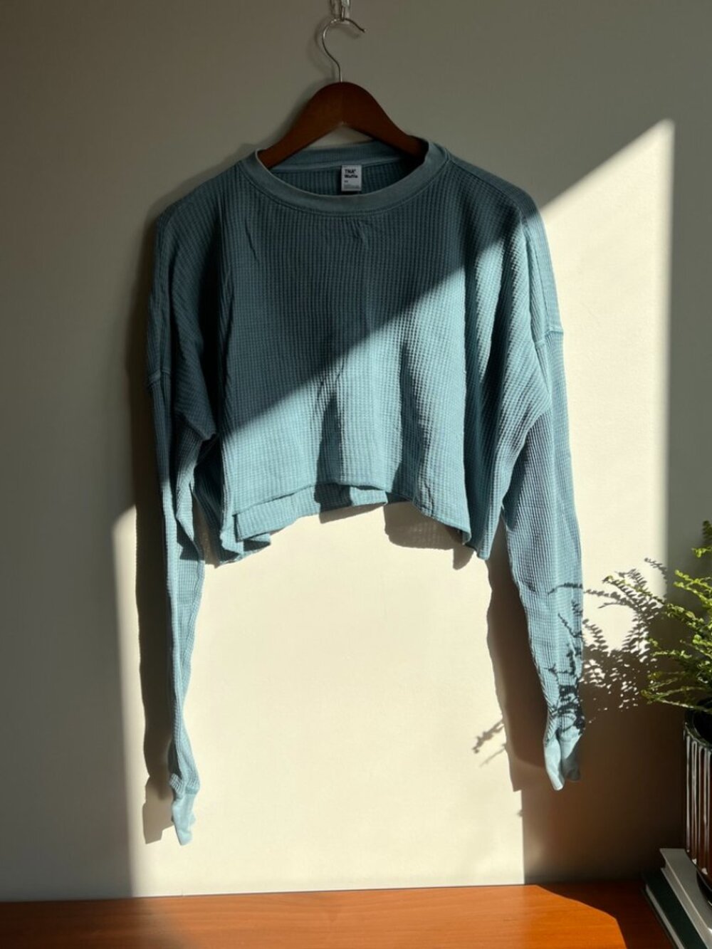 Aritzia TNA Waffle Cropped Long Sleeve Thermal Top XS Blue 100% Cotton